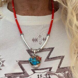 Spiny Oyster Pendant with Howlite Beads